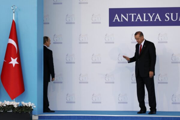 Γιατί ο Ερντογάν κατέρριψε το SU-24; Τρία σενάρια από τη Ρωσία