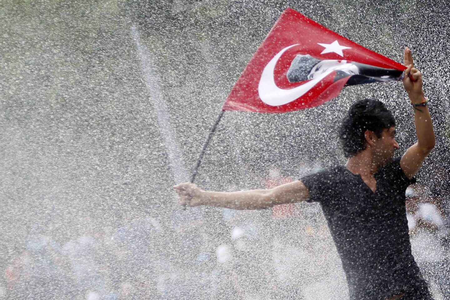 Ο Ερντογάν κατεβάζει το στρατό στους δρόμους – Τι δήλωσε ο αντιπρόεδρός του
