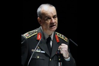 Μπασμπούγ: ο τούρκος Αρχηγός που γίνεται απλός στρατιώτης – Ξήλωμα γαλονιών