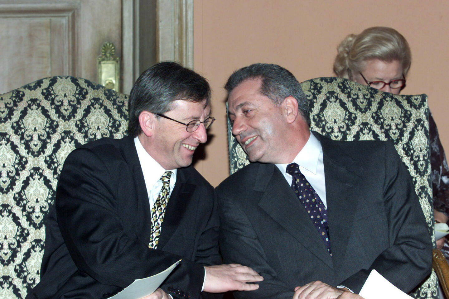 Υπουργός του Γιούνκερ ο Αβραμόπουλος! Το παρασκήνιο και οι πιθανοί διάδοχοι στο ΥΠΕΘΑ