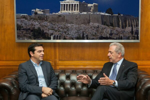 “Παράσημα” Τσίπρα στους στρατιωτικούς: “Χάρη σ΄ αυτούς έχουμε αποτρεπτική δύναμη”- ΒΙΝΤΕΟ