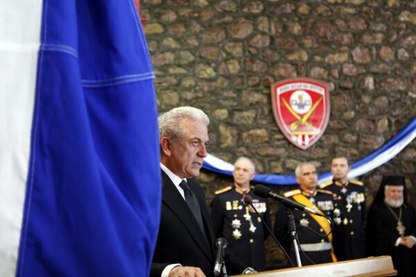 Βοήθεια στην αναδιοργάνωση των ΕΔ του Ιράκ από την Ελλάδα