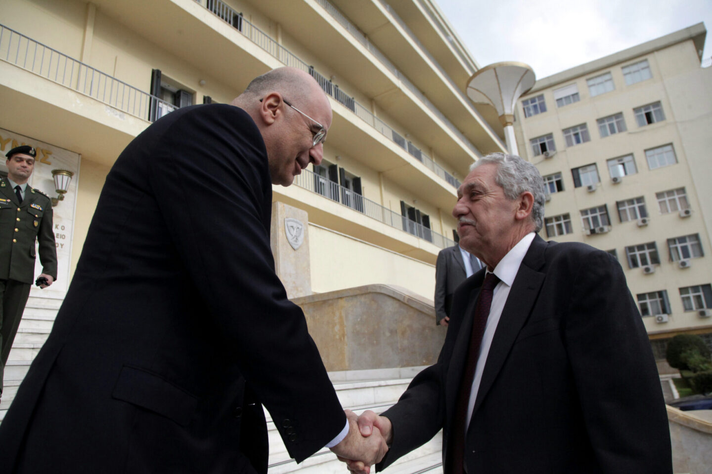 Ποια “σημάδια” από τον χώρο της Άμυνας δείχνουν εκλογές