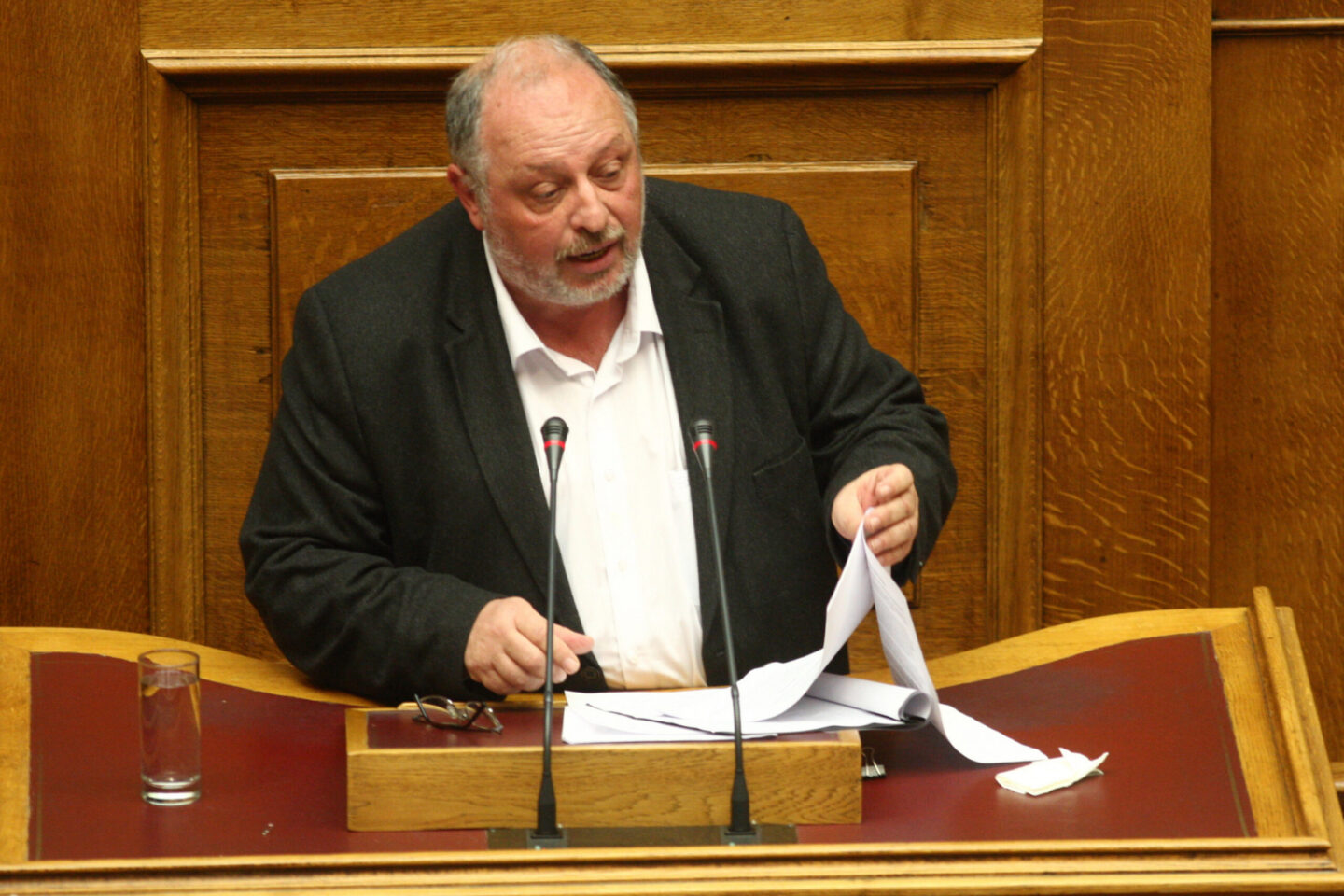 Πότε θα πάρουν τα χρήματα οι στρατιωτικοί και τι θα γίνει με τα βύσματα – Τι είπε ο ΑΝΥΕΘΑ στη Βουλή