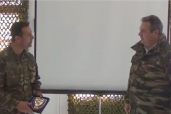 “Οι σημαίες μας δεν υποστέλλονται ΠΟΤΕ όσο ζούμε”! Διοικητής Μεγίστης προς Καμμένο-ΒΙΝΤΕΟ