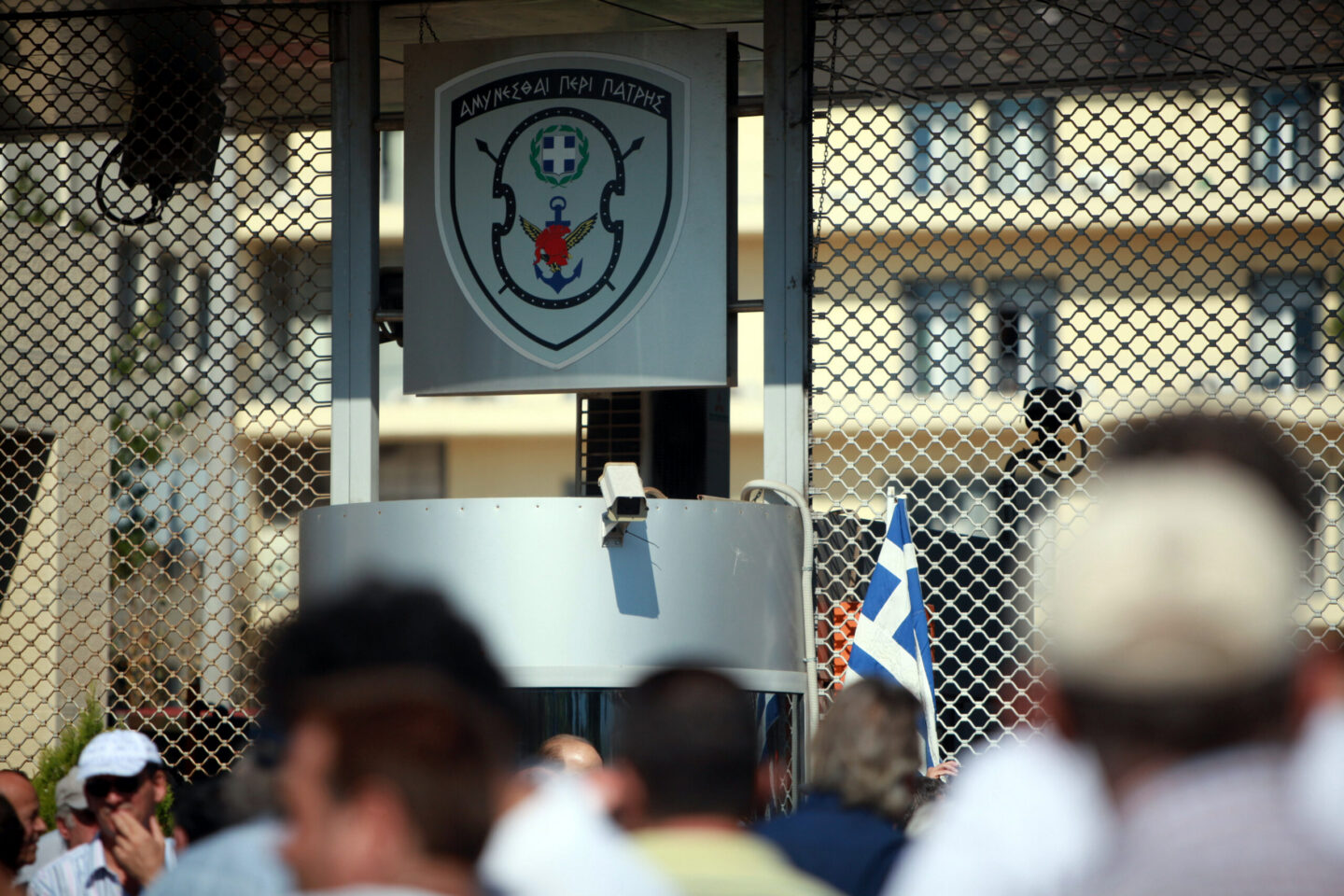 “Συναγερμός” στην κεντρική πύλη του ΥΠΕΘΑ από “ανώτατο εισβολέα”