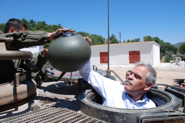 Διαφοροποιήθηκε ο Τόσκας από τον Καμμένο για την βάση στην Κάρπαθο και μπήκε σε Μ113