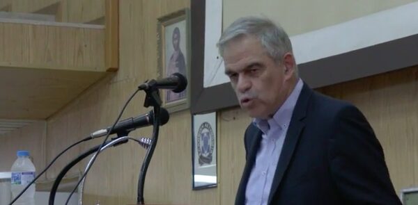 Ο Τόσκας “απέναντι” στα ΜΑΤ! Τι προκάλεσε εντύπωση και τι είπε για τη 17η Νοεμβρίου