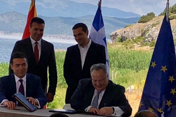 Κεραυνοί Καλεντερίδη για την επιτροπή που θα ελέγχει τα βιβλία Ελλάδας και Σκοπίων