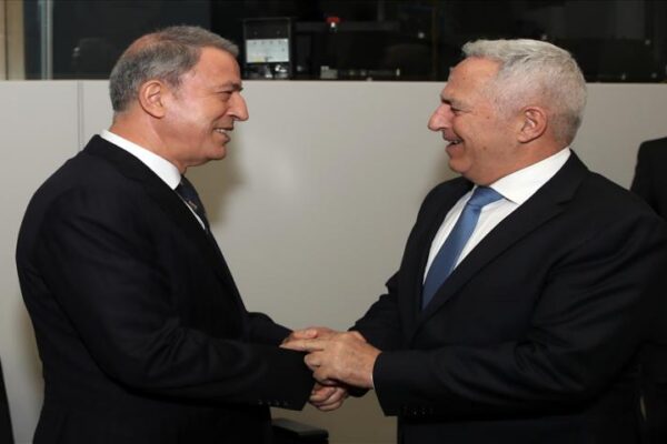 ΥΕΘΑ: Συζήτησα με Ακάρ την εφαρμογή του Μνημονίου Παπούλια – Γιλμάζ του 1998 – ΦΩΤΟ