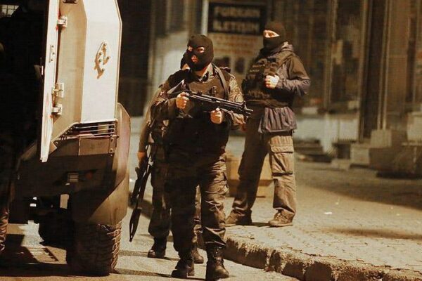 Τουρκία: Συλλήψεις μελών πολιτικού κόμματος τα ξημερώματα