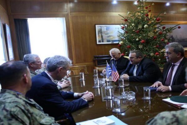 Νέο “χαστούκι” ΗΠΑ στην Τουρκία: Ο Καμμένος συναντήθηκε με τα “κεφάλια” των Special Forces – ΦΩΤΟ