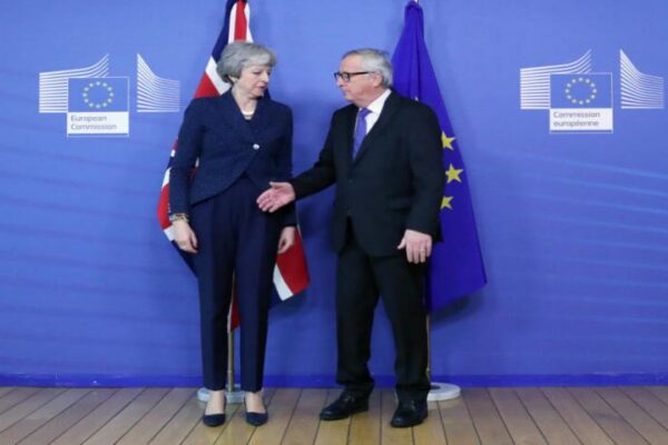 Brexit: “Μια αναβολή της αποχώρησης από την ΕΕ δεν μας ωφελεί σε κάτι” δήλωσε η Μέι