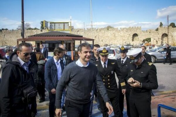 Μητσοτάκης: Ανυπόστατος κάθε ισχυρισμός για κατασκοπεία των δυο στρατιωτικών