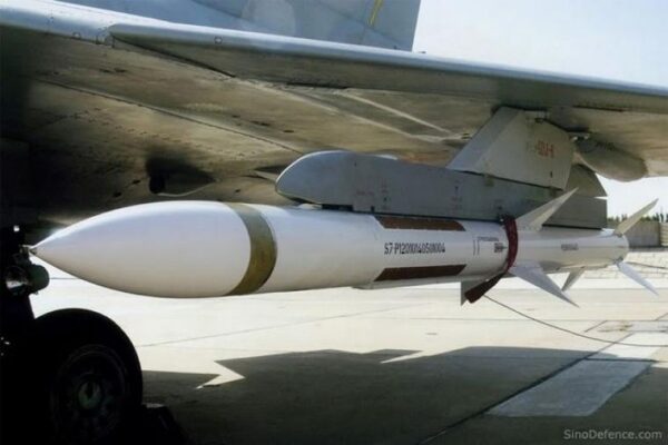 PL-XX: Ο πύραυλος μυστήριο για τα stealth J-20 της Κίνας που θα “ξεδοντίασει” την ΠΑ των ΗΠΑ