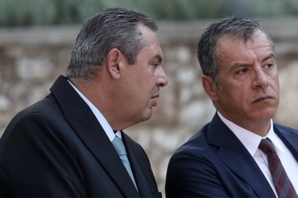 Ο Καμμένος “τα έχωσε” μέσω Twitter στον Θεοδωράκη για τα μυστικά κονδύλια