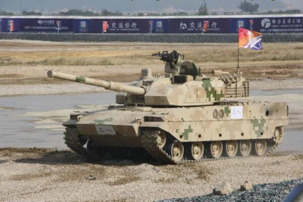 Type 15: Αυτό είναι το νέο άρμα μάχης της Κίνας που θα εκπληρώσει το όραμα του Προέδρου Σι – ΦΩΤΟ