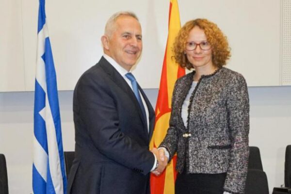 ΥΕΘΑ: “Τέθηκαν βάσεις για γρήγορη στρατιωτική συνεργασία με τη Βόρεια Μακεδονία”