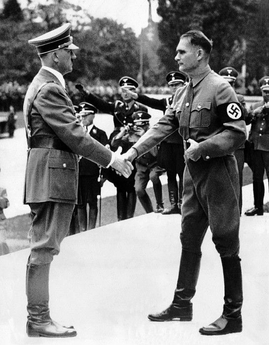 Αυτός ήταν ο αναπληρωτής Φύρερ του Χίτλερ που οι νεοναζιστές προσκυνούν ως είδωλο  