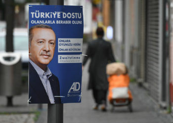 Ντουμπάι: Συνελήφθη Τούρκος που ανάρτησε αφίσα του Ερντογάν