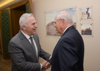 Αποστολάκης