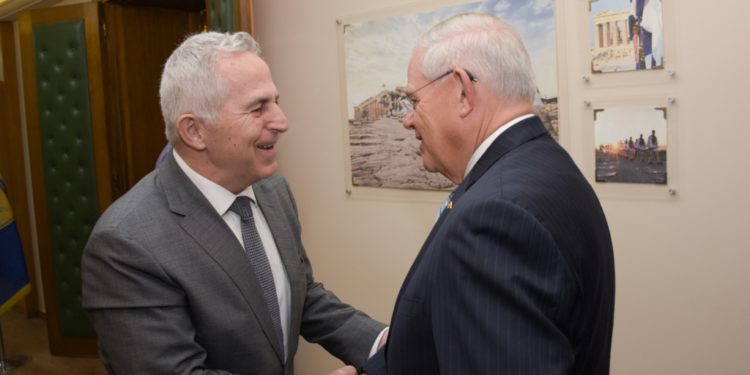 Αποστολάκης