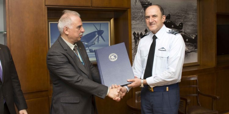 Α/ΓΕΑ:  το Διοικητικό Συμβούλιο της ΑΑΚΕ επισκέφτηκε ο Γεώργιος Μπλιούμης – ΦΩΤΟ