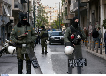 Εξάρχεια: Επιχείρηση-σκούπα σε υπό κατάληψη κτίρια