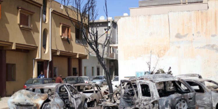 Λιβύη: Το «κοινό όραμα» των Χαφτάρ – Τραμπ ενώ η Τρίπολη μετρά πάνω από 200 νεκρούς