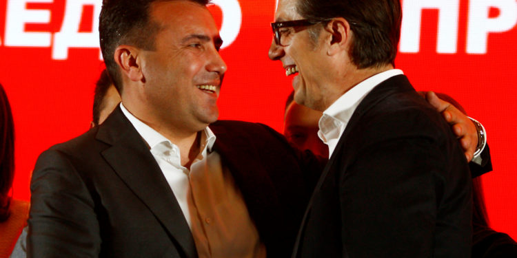 Βόρεια Μακεδονία: Ο «εκλεκτός» του Ζάεφ ισοψήφισε με την αντιπολίτευση στις προεδρικές εκλογές