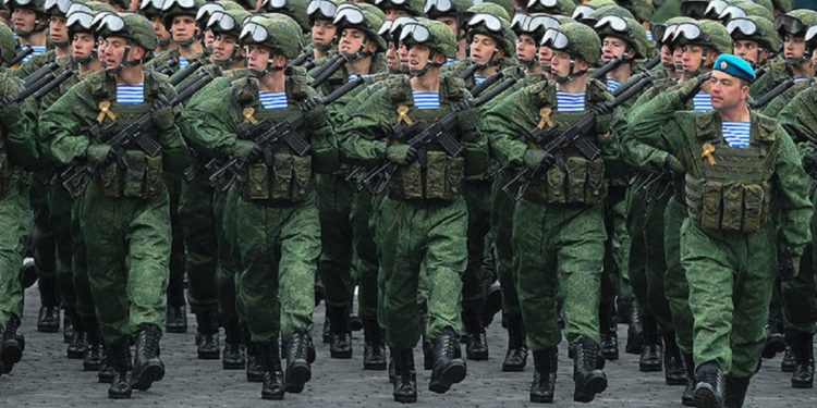 NATO: «Η Ρωσία είναι απειλή για την ειρήνη» προειδοποιεί ο Γερμανός Α/ΓΕΕΔ