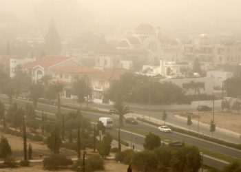 Καιρός σήμερα: Βροχές και σκόνη προβλέπει η ΕΜΥ -Live Εικόνα