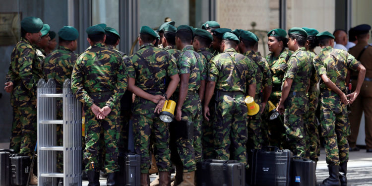 Σρι Λάνκα: Συνεχίζεται το μακελειό με βομβιστές αυτοκτονίας και νεκρούς αστυνομικούς – ΦΩΤΟ – ΒΙΝΤΕΟ