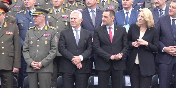 ΥΠΕΘΑ: Στη Σερβία ο Αποστολάκης για τη μέρα της νίκης – ΦΩΤΟ