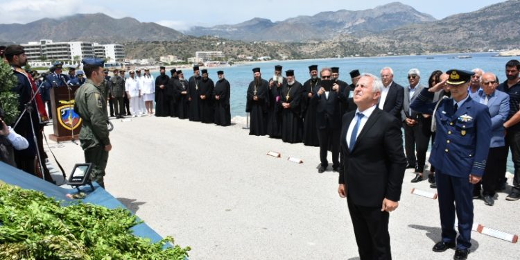 Συγκίνηση στις εκδηλώσεις μνήμης για τον Ηλιάκη στην Κάρπαθο – ΦΩΤΟ