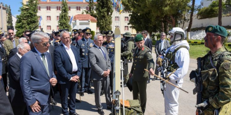 ΥΠΕΘΑ: Παρών στον εορτασμό του Αγίου Γεωργίου στη Χαλκίδα ο Αποστολάκης – ΦΩΤΟ