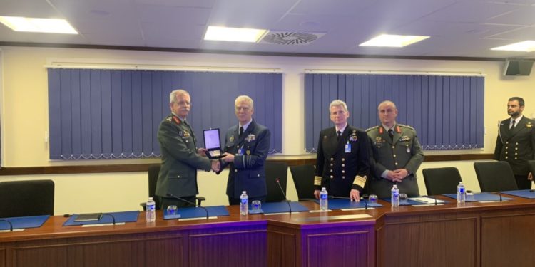 Παρών ο Α/ΓΕΕΘΑ  στην τελετή του ΝΑΤΟ που «σνόμπαραν» οι Τούρκοι – ΦΩΤΟ