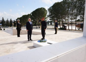 Αποστολάκης - Κύπρος