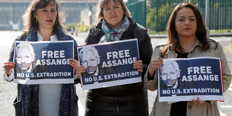 Τζούλιαν Ασάνζ