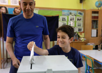 DW: Πρώτη φορά Τουρκοκύπριος στην Ευρωβουλή