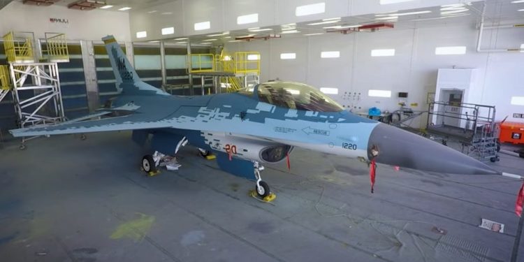 F-16: Τώρα και με τα χρώματα της Ρωσίας  [pics,vid]