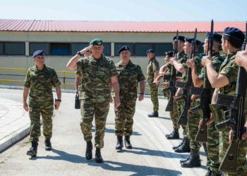 Ολοκλήρωσε την περιοδεία του στην ΠΕ Δ΄ΣΣ ο Διοικητής 1ης ΣΤΡΑΤΙΑΣ – ΦΩΤΟ