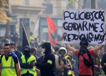 κίτρινα γιλέκα