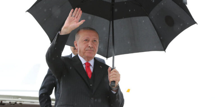 Î ÏÎ¿ÎºÎ»Î·Ï„Î¹ÎºÏŒÏ‚ Î¿ Î•ÏÎ½Ï„Î¿Î³Î¬Î½ Î±Ï€ÏŒ Ï„Î· Î£Î±Î¼ÏƒÎ¿ÏÎ½Ï„Î±: Â«Î£Îµ ÎµÎ¼Î¬Ï‚ ÎºÎ¬Î½Î±Î½Îµ Î³ÎµÎ½Î¿ÎºÏ„Î¿Î½Î¯Î±Â»