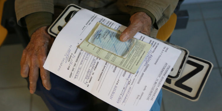 Επιστροφή πινακίδων κυκλοφορίας από τον Δήμο Αθηναίων ενόψει εκλογών