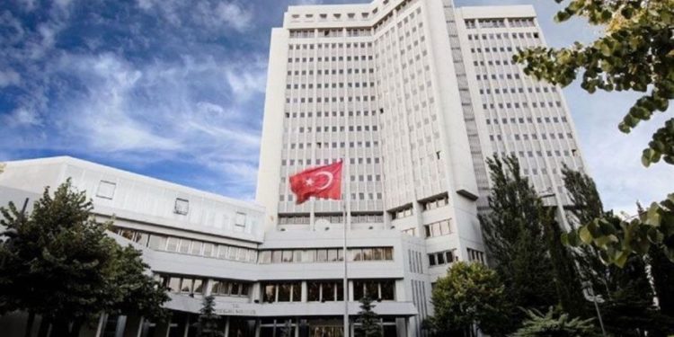 ΥΠΕΞ Τουρκίας: Δεν μπορεί να αποκλειστεί η Άγκυρα από την εξίσωση της ΑΟΖ