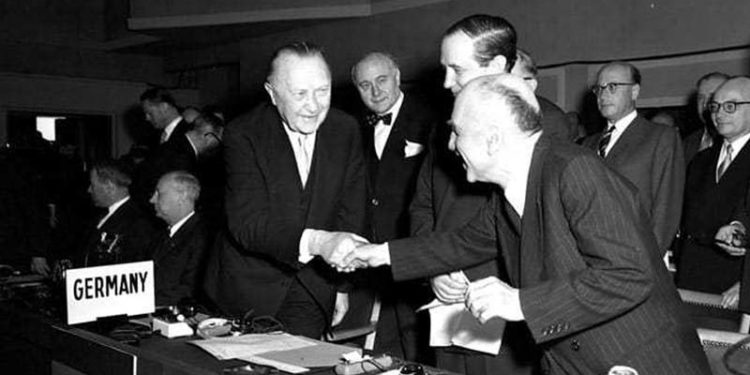Σαν σήμερα: Η Δυτική Γερμανία γίνεται μέλος του ΝΑΤΟ