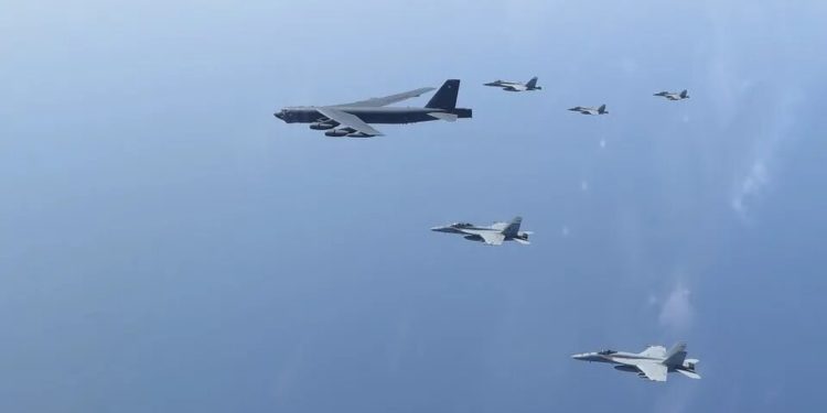 Προσομοίωση επίθεσης έκαναν οι ΗΠΑ μια ανάσα από το Ιράν – ΦΩΤΟ