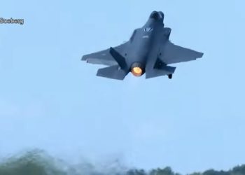 F-35: Απίστευτη κατακόρυφη απογείωση του stealth μαχητικού – BINTEO