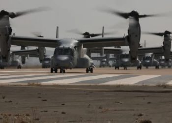 Εντυπωσιακό Elephant Walk από 43 αεροσκάφη των Marines – ΒΙΝΤΕΟ